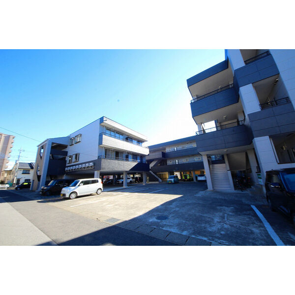 ドミール河原/下河原１丁目2/3LDK/ペット相談可能♪欲しい設備が充実しています★無料駐車場1台付